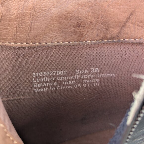 Like New Dansko Dabney Black Leather Ankle Boots size 38 / 7.5 - Picture 8 of 8